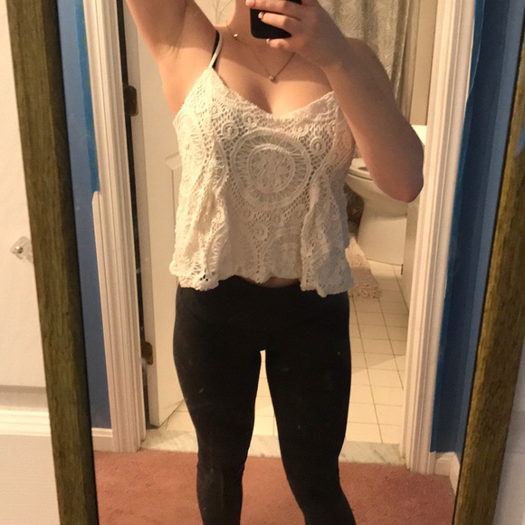 American Eagle Cropped Tank Top - Picture 2 of 3